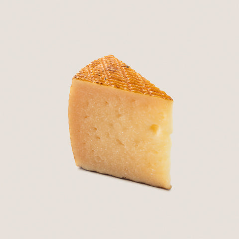 Old sheep cheese wedge - 250 grs.